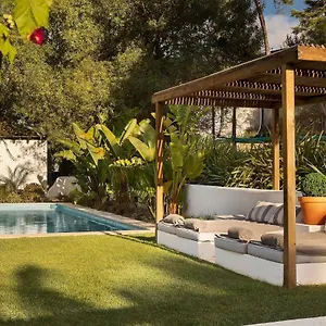 villa-sarava.hotels-lisbon-portugal.com/
